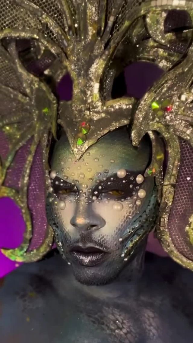 Siren 🧜‍♂️💚🩵⁠
@finessedbyadrejhono tempts all who pass with this fantastic character makeup! Adrejhono applied our Skeleton White Creme in the base along with Scar Wax and Spirit Gum for the raised gills. Go to their page to watch a tutorial video on the look!